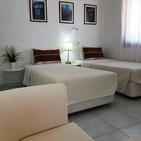 Antonakis Ouranoupolis Greece Konukevi Ouranoupoli