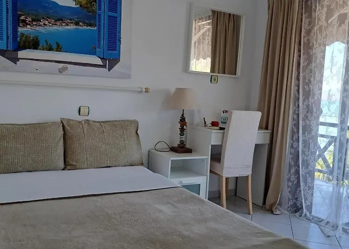 Antonakis Ouranoupolis Greece Konukevi Ouranoupoli