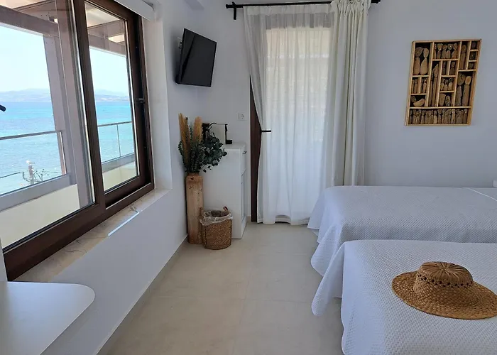 Antonakis Ouranoupolis Greece Konukevi